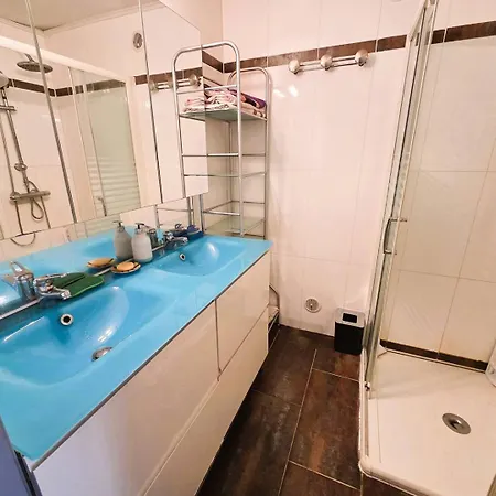 703 Grand T2 Pers Port Ambonne 1eme Etage Апартаменти *